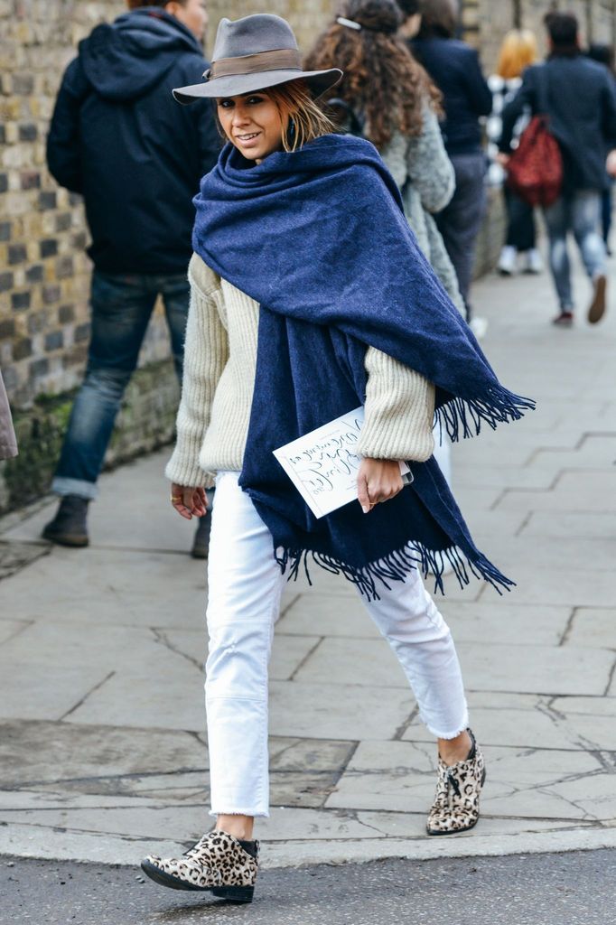 How To Style Oversized Scarves For Women: Trend Is Back 2023