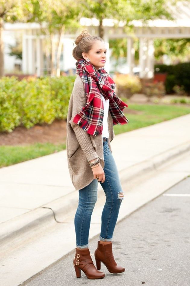 How To Style Oversized Scarves For Women: Trend Is Back 2023