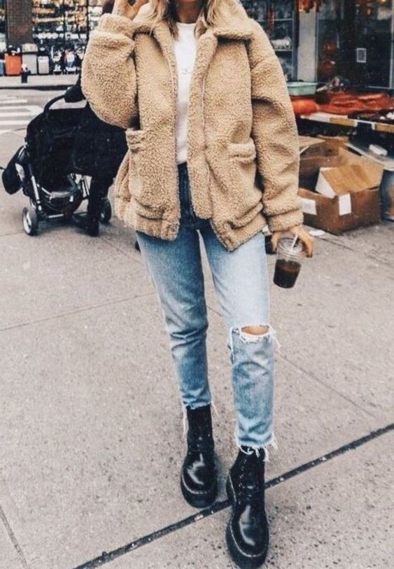 How To Style Ripped Jeans: Best Street Style Looks 2023