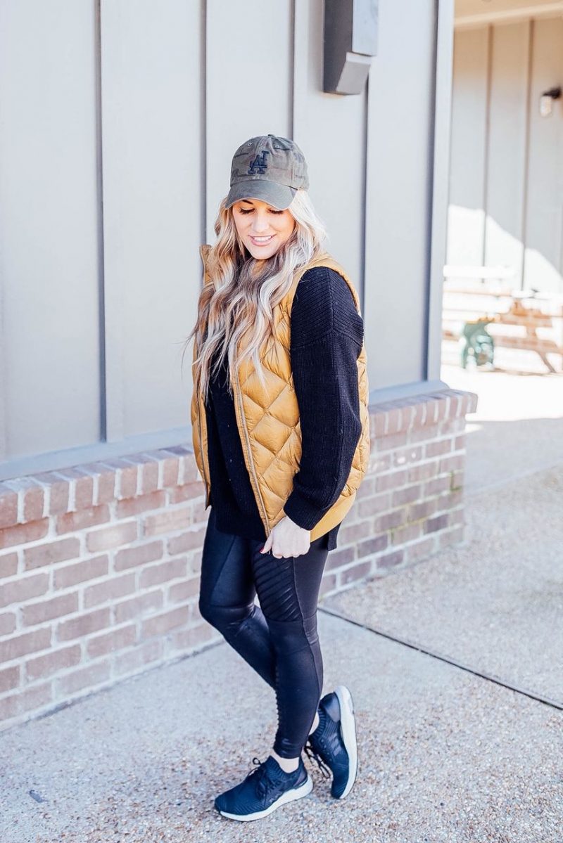 25 Ways To Wear Puffer Vests For Women 2023
