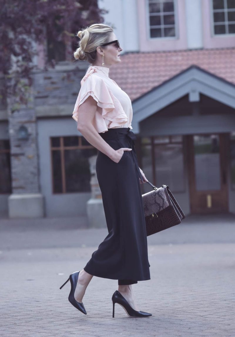 Women Business Casual Over 40: Best Ideas To Wear 2023