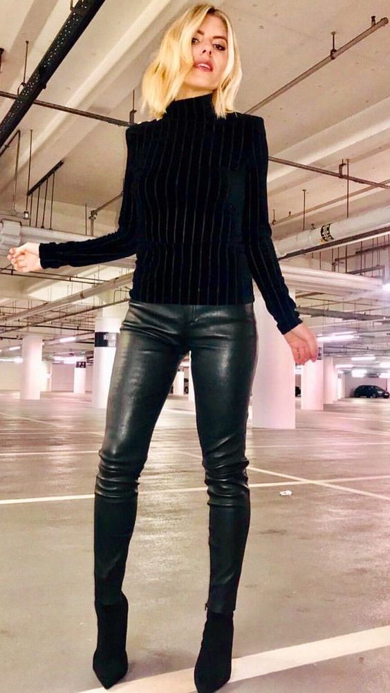 Black Leather Pants To Wear This Fall 2022