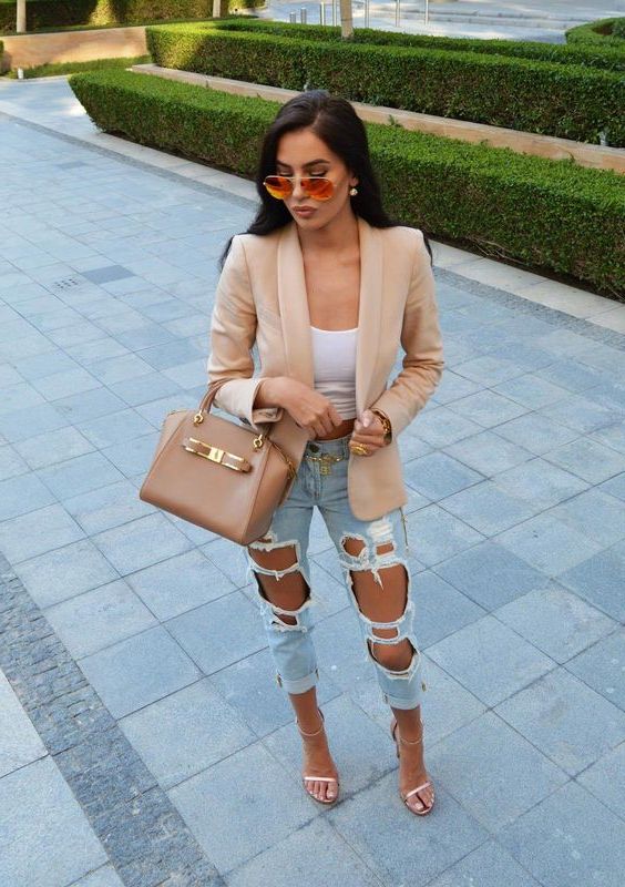 How To Wear Extremely Ripped Jeans For Women 2022