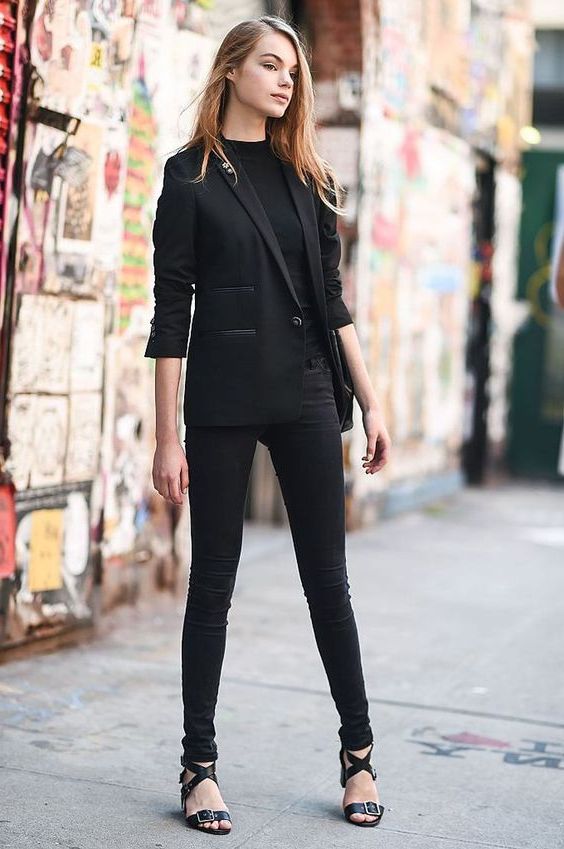 How To Wear Black Skinny Jeans For Fall 2023
