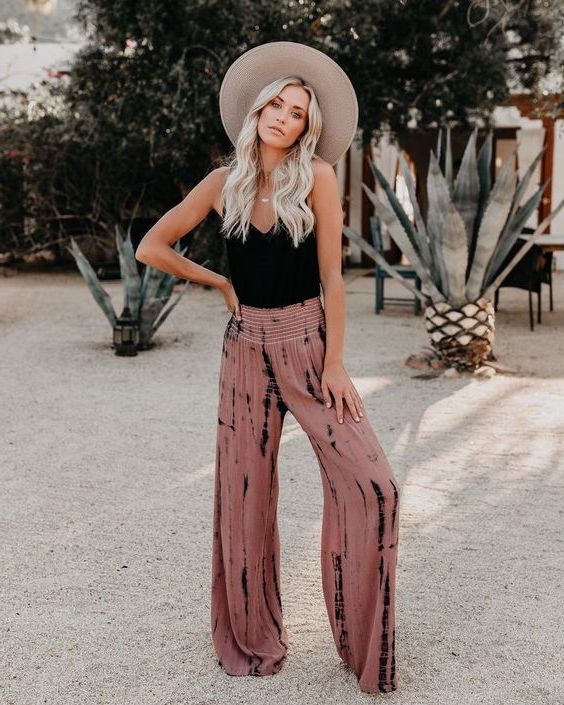 How To Style Printed Pants For Women: My Favorite Outfits To Copy Now 2022