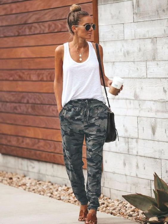 How To Style Printed Pants For Women: My Favorite Outfits To Copy Now 2023
