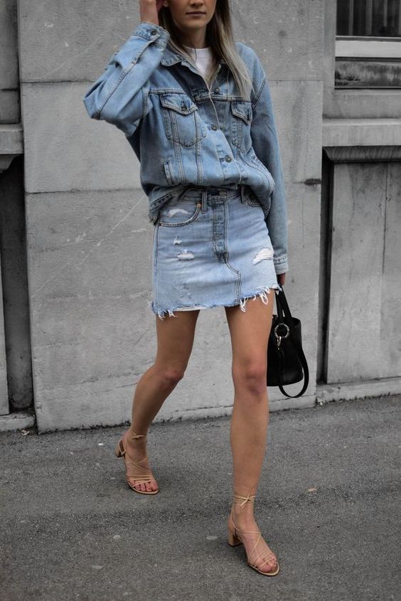 How To Wear Sandals With Denim 2022