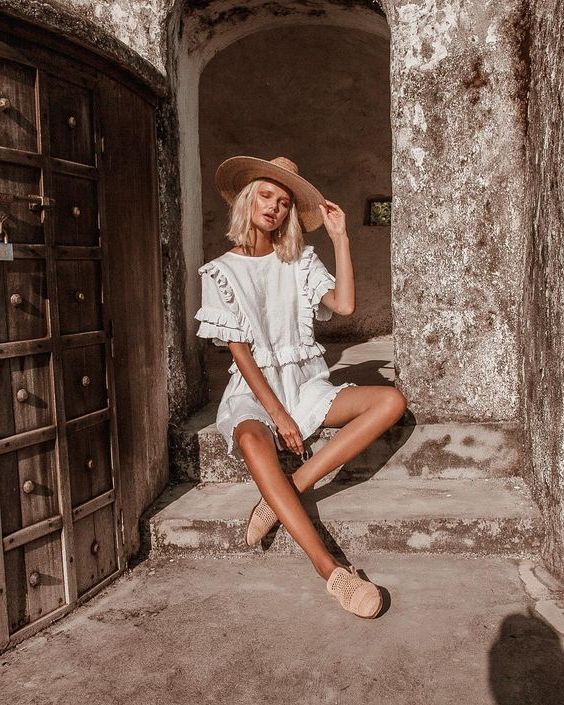 How To Wear White Dresses: Guia de estilo simples para LWD 2021