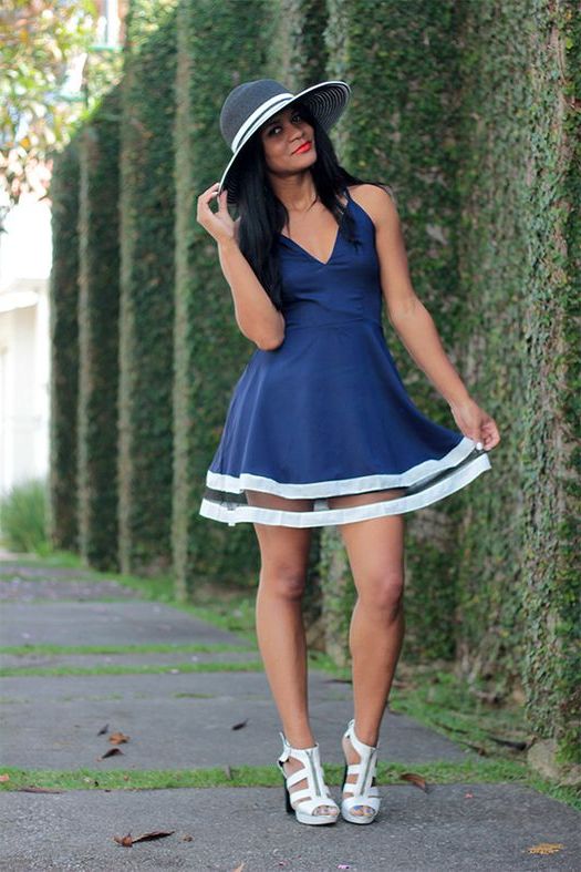 What Shoes Can I Wear With Blue Dresses 2022