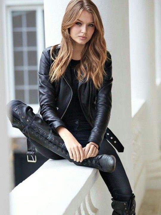 How To Wear Leather Jackets 2023