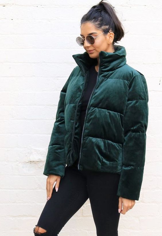 What To Wear With Puffer Jackets For Women This Winter: Best Guide 2023