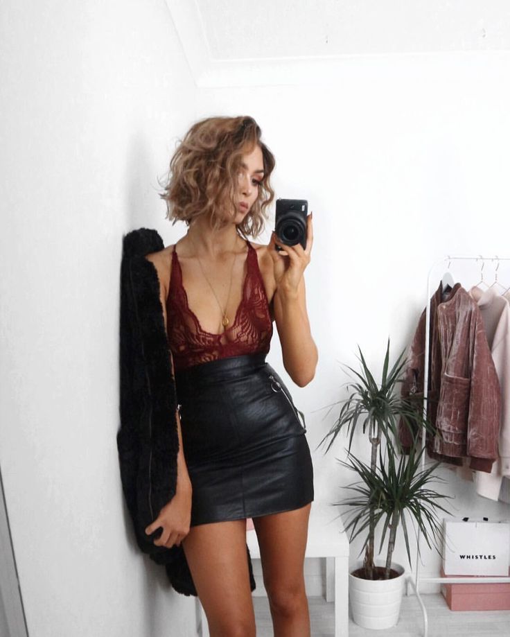 17 Powerful Ideas How To Wear Black Leather Skirts 2023