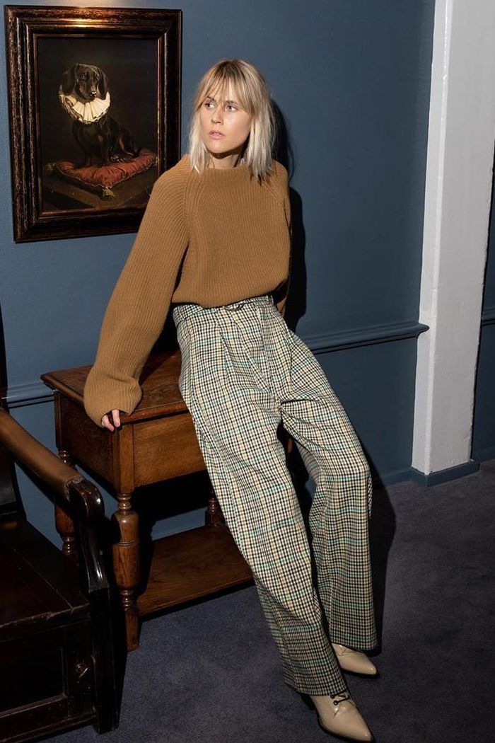 9 Simple Ways How To Style Plaid Pants For Women 2023