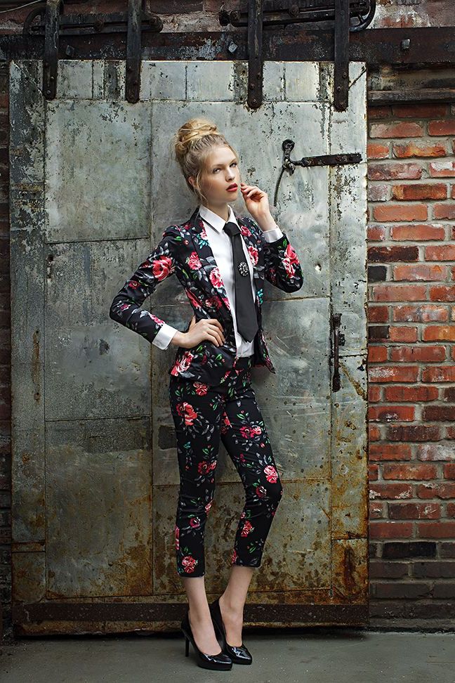 Ways To Style Floral Suits Like a Fashion Expert 2022