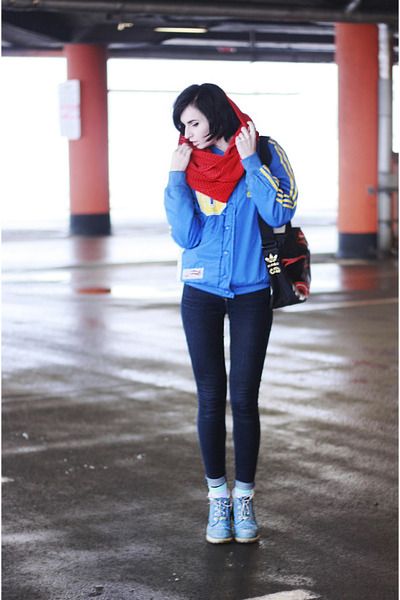 blue timberland outfit