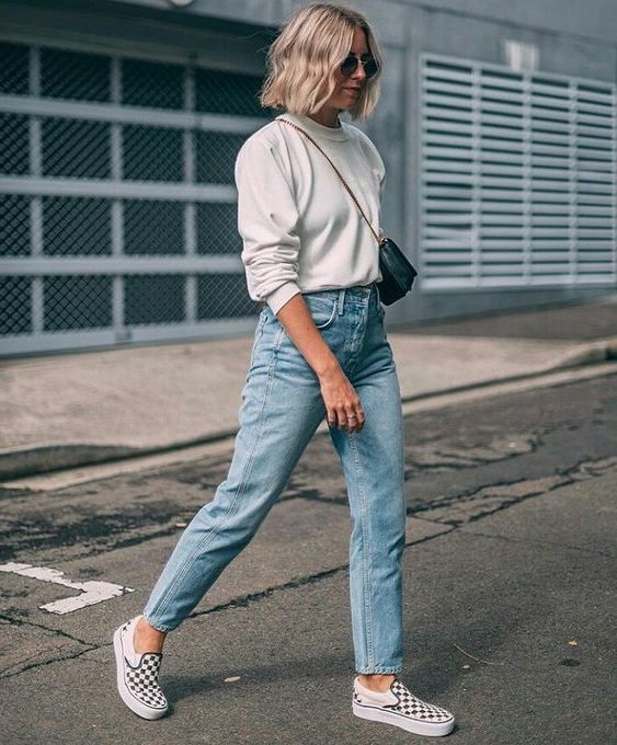 25 Ideas How To Wear Mom Jeans Complete Style Guide 2023