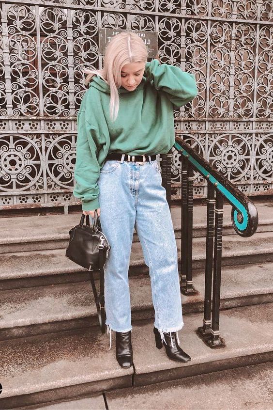 25 Ideas How To Wear Mom Jeans Complete Style Guide 2023