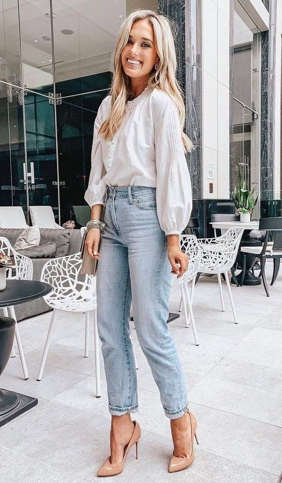 white mom jeans outfit