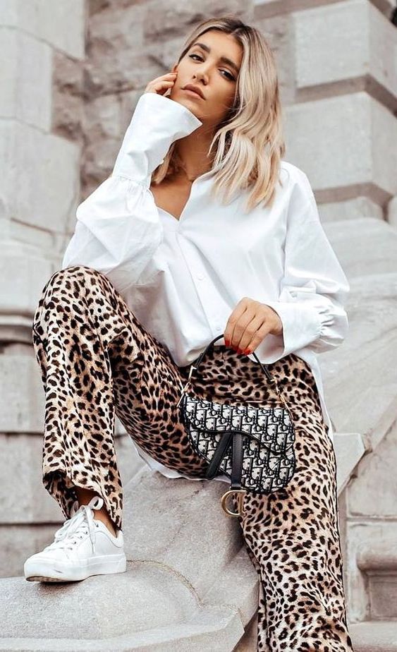 Complete Guide On Printed Pants For Women 2022