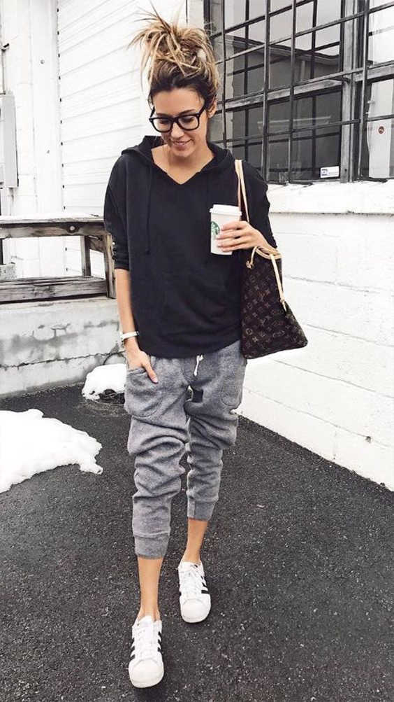 grey joggers black top