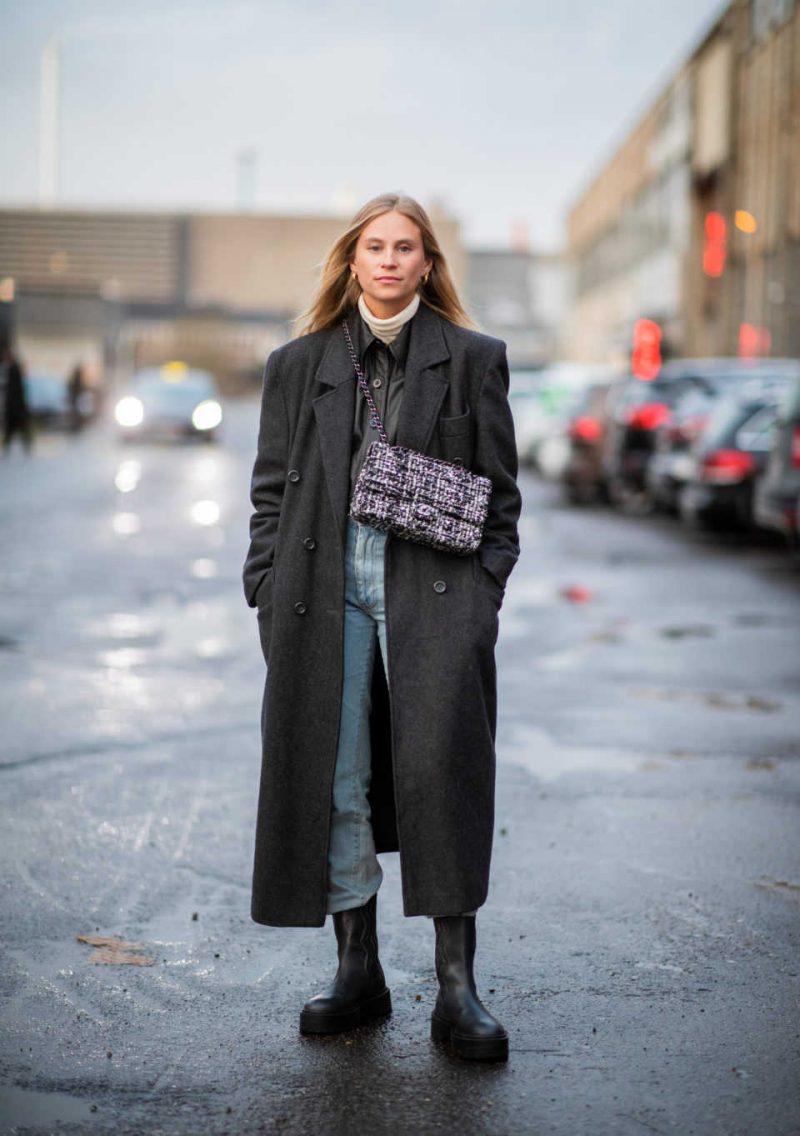 How To Wear Platform Chelsea Boots For Women - LadyFashioniser.com