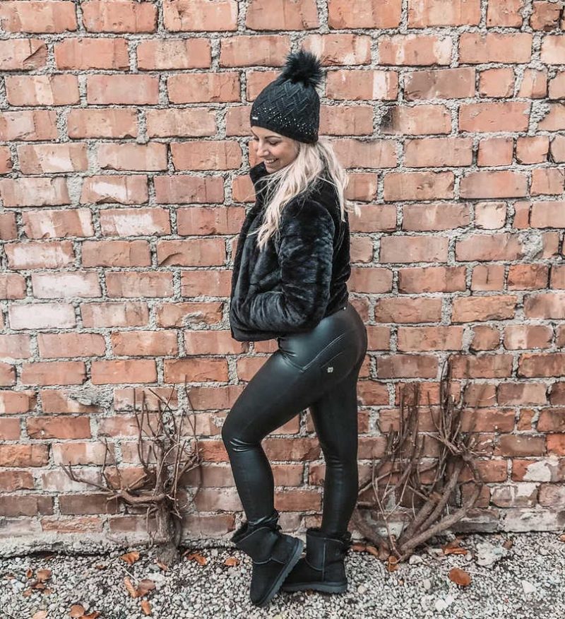 Black Leggings 44 Outfit Ideas For Women To Try Next Week 2023