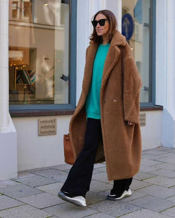 Womens Clothing Coats Fur coats Unreal Fur Teddy Coat in Brown 