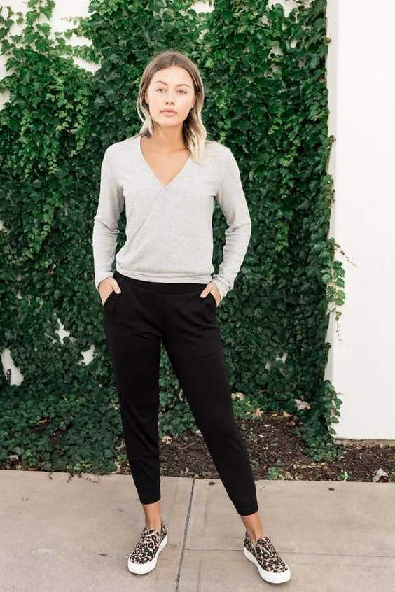 black jogger pants womens outfit