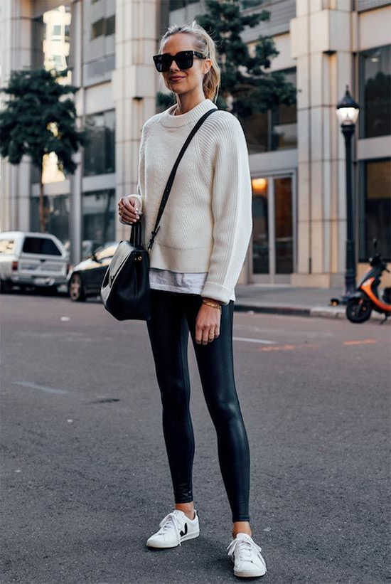 leggings sneakers outfit