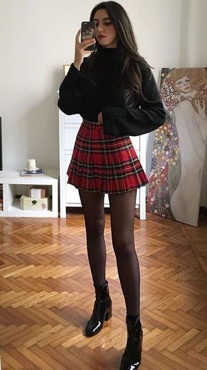 Skater Skirts Looks To Invest: Street Style Update 2022